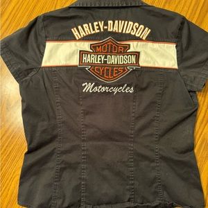 Harley Davidson garage shirt. Size large.